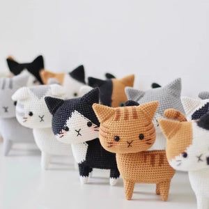 Cuddly Cat Family Corchet Kit