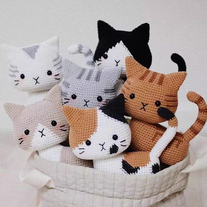 Cuddly Cat Family Corchet Kit